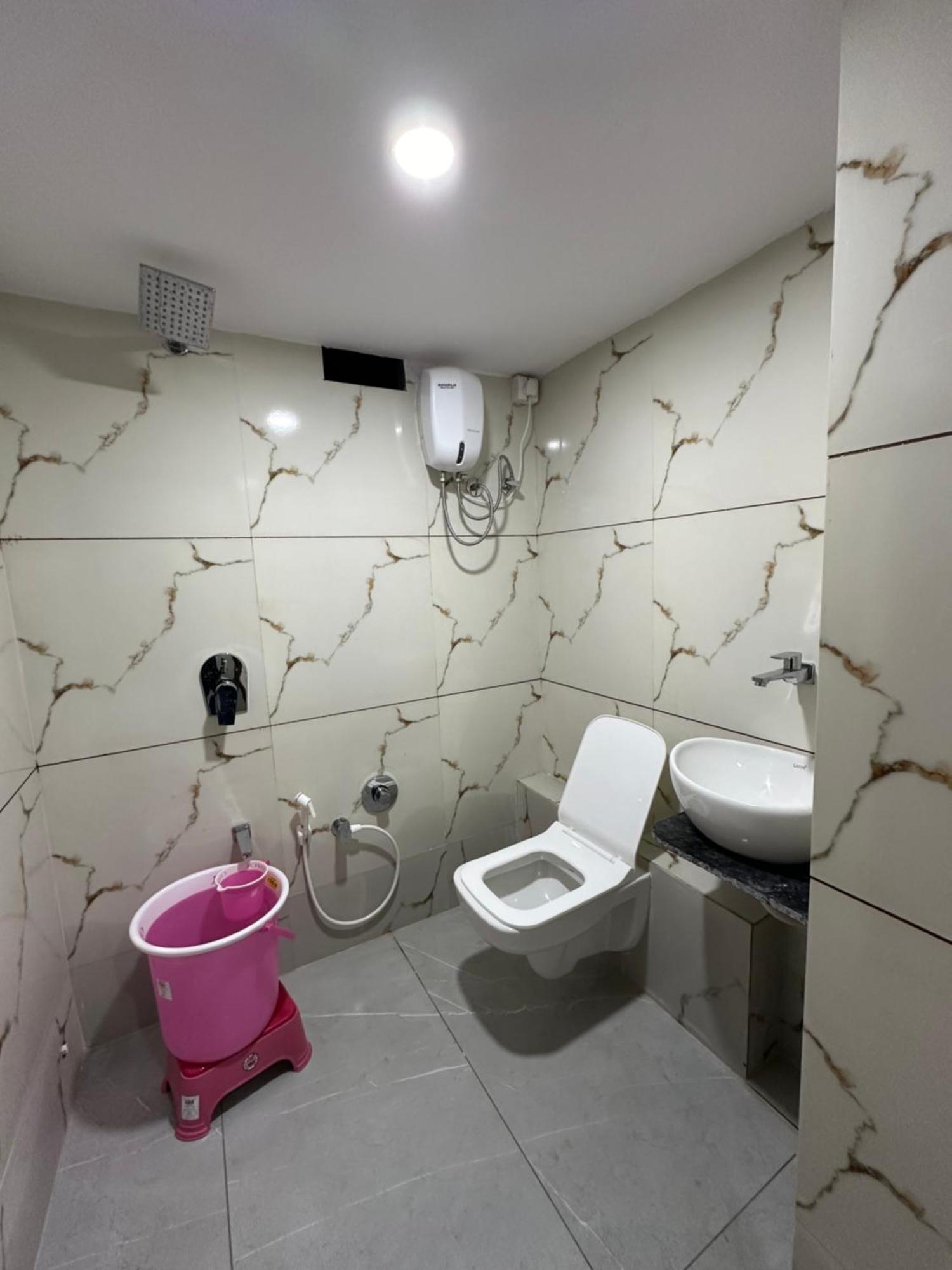 Hotel Golden View Vadodara Eksteriør billede