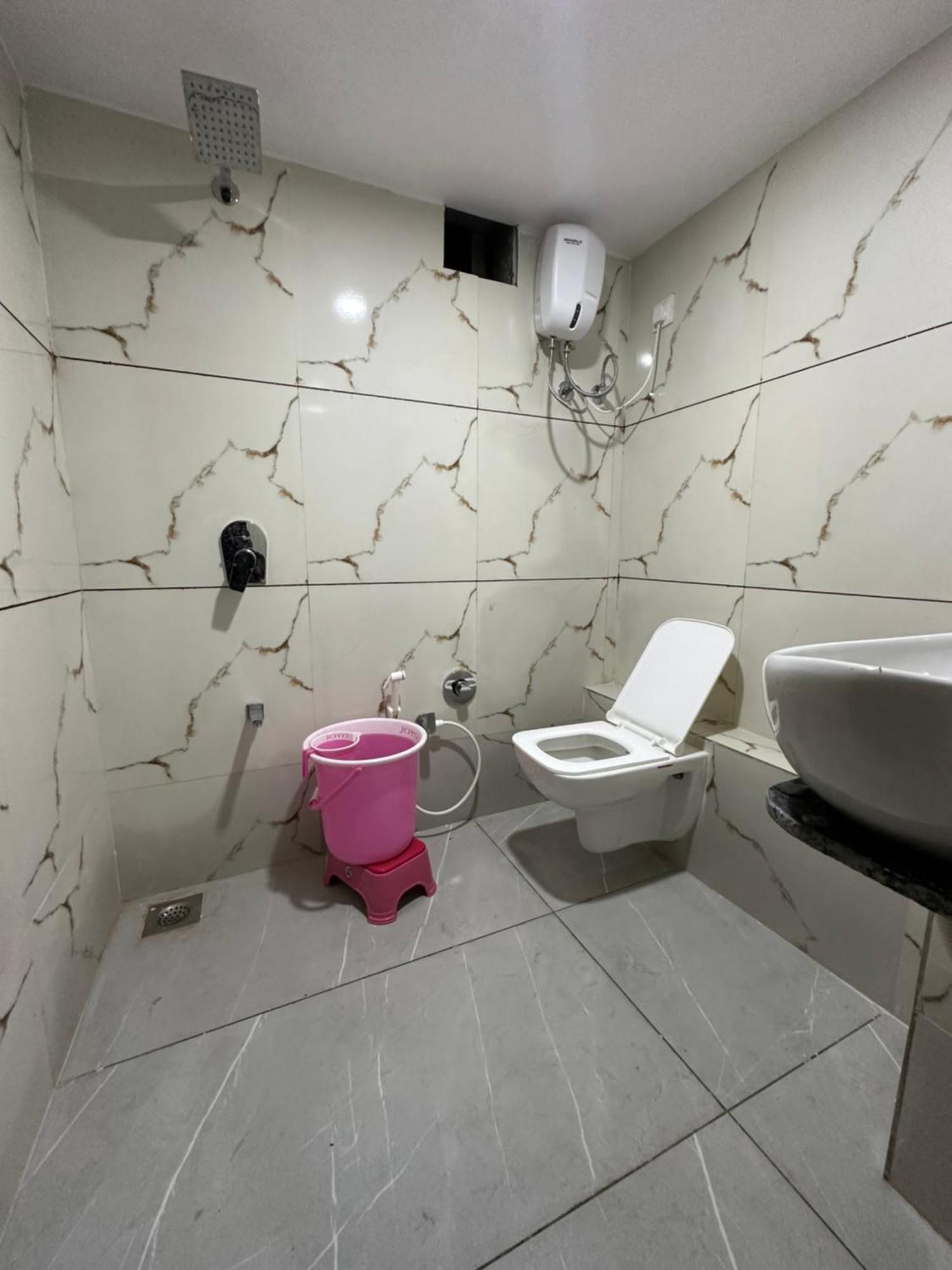Hotel Golden View Vadodara Eksteriør billede