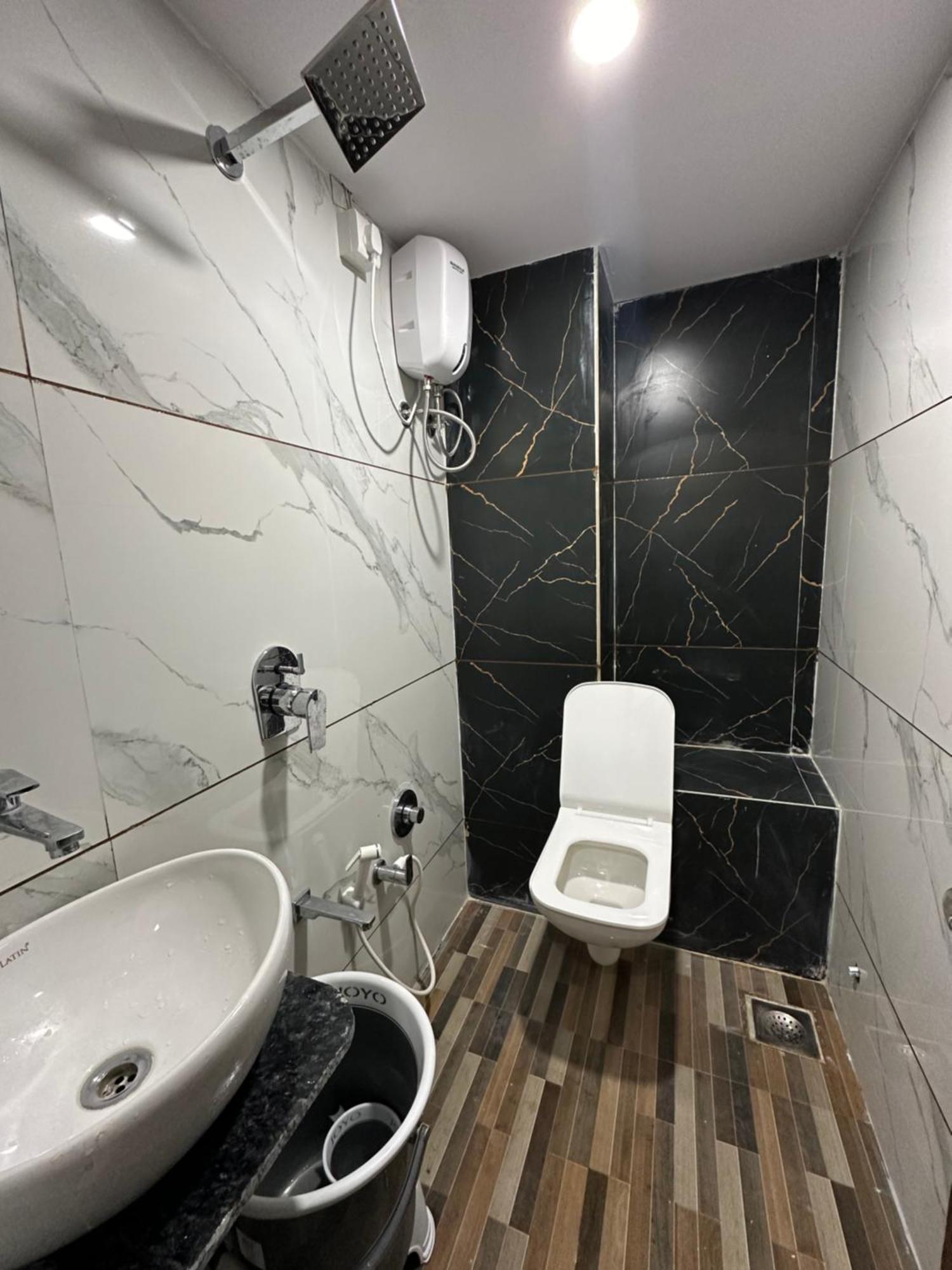 Hotel Golden View Vadodara Eksteriør billede