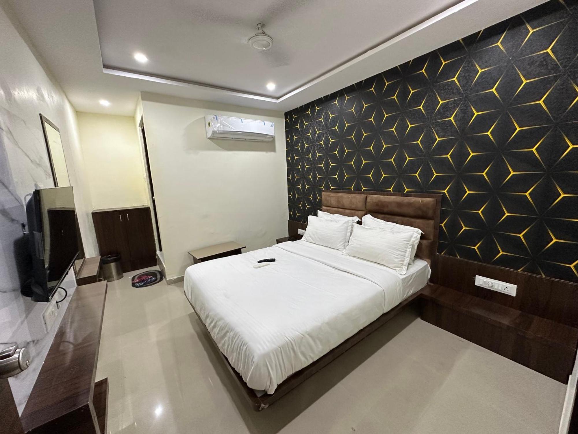 Hotel Golden View Vadodara Eksteriør billede